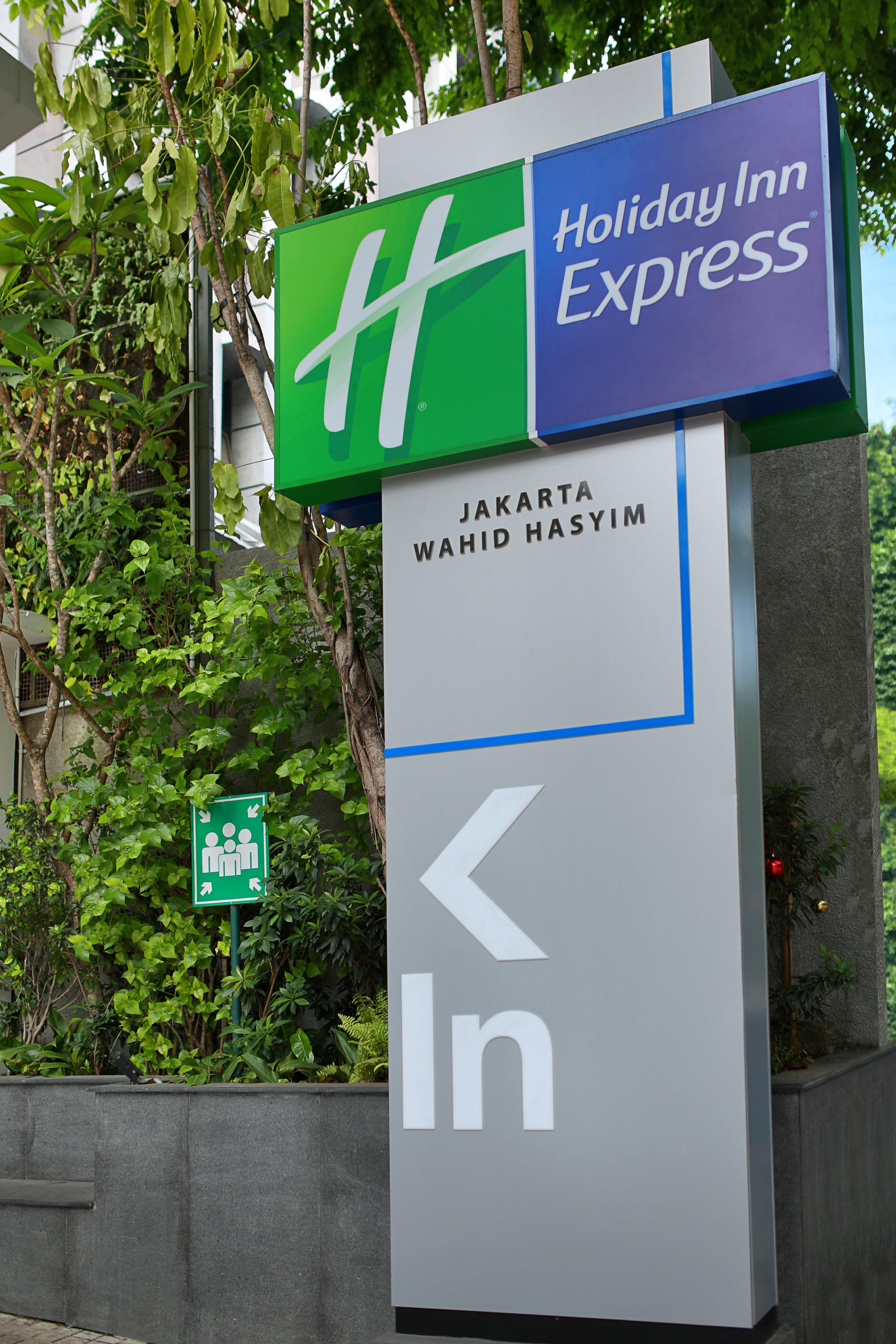 Holiday Inn Express Jakarta Wahid Hasyim By Ihg Zewnętrze zdjęcie