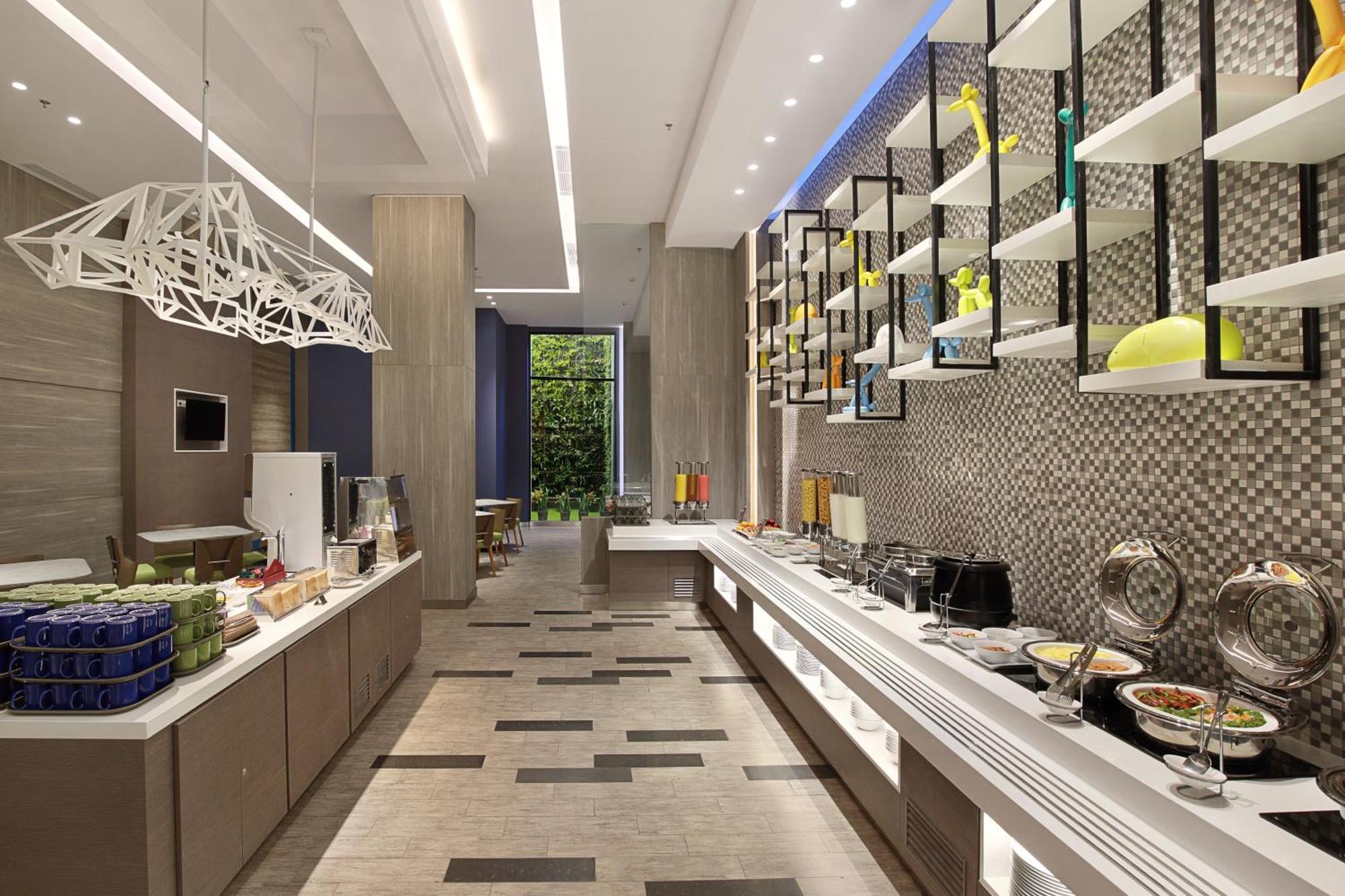 Holiday Inn Express Jakarta Wahid Hasyim By Ihg Zewnętrze zdjęcie