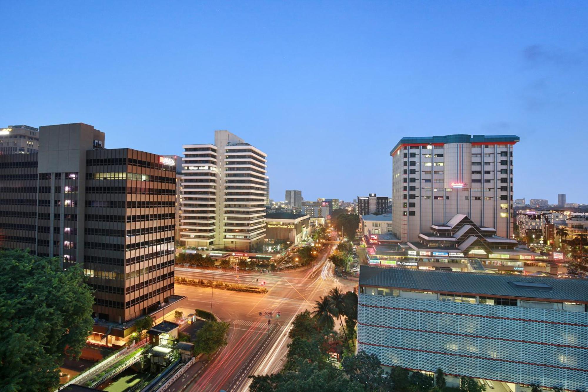 Holiday Inn Express Jakarta Wahid Hasyim By Ihg Zewnętrze zdjęcie